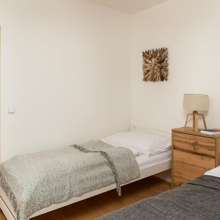 Sunny Apartment In Modrany By Prague Days المظهر الخارجي الصورة