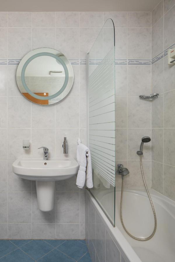 Sunny Apartment In Modrany By Prague Days المظهر الخارجي الصورة