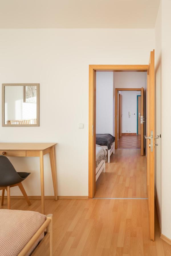 Sunny Apartment In Modrany By Prague Days المظهر الخارجي الصورة